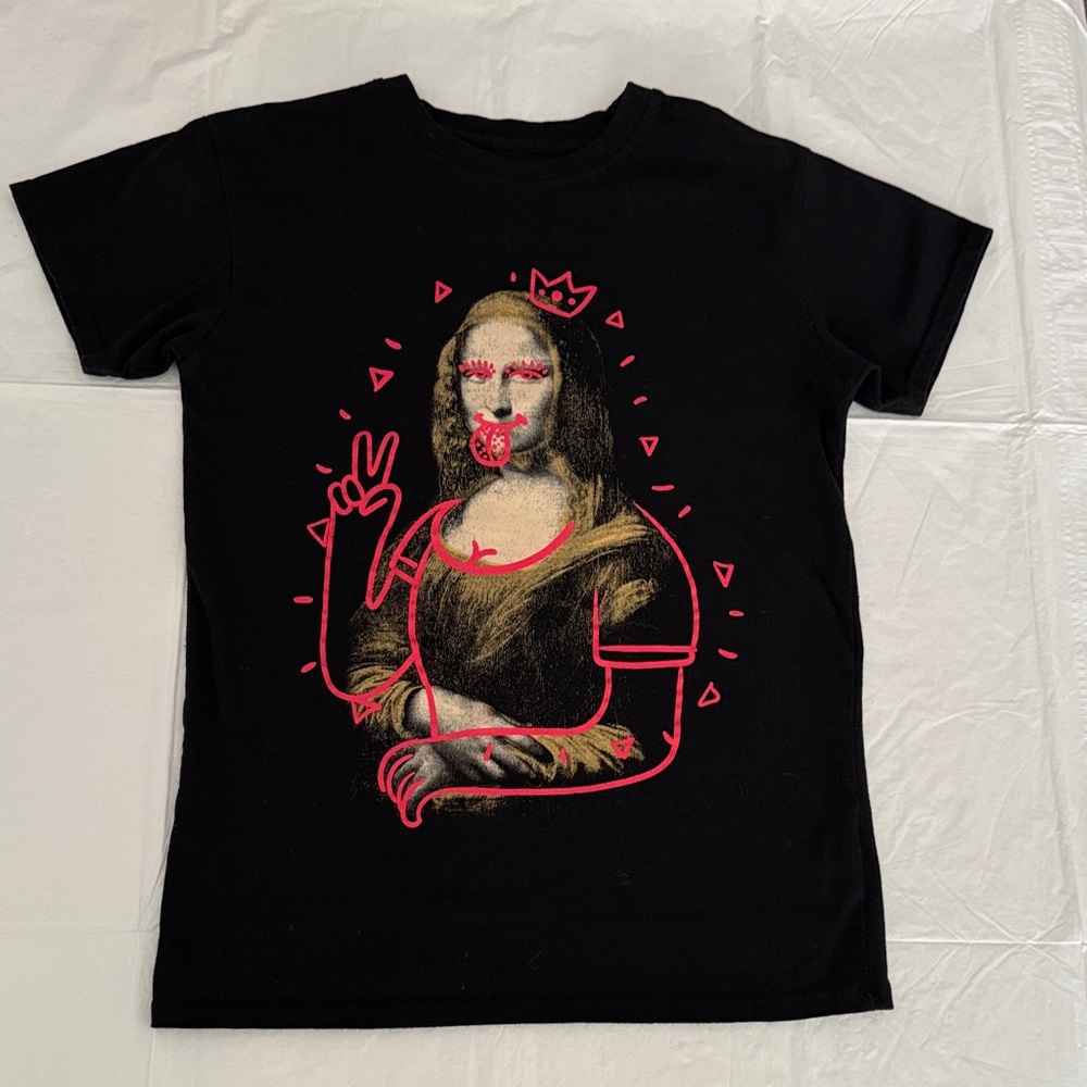 Mona Lisa Graphic Tee - Small